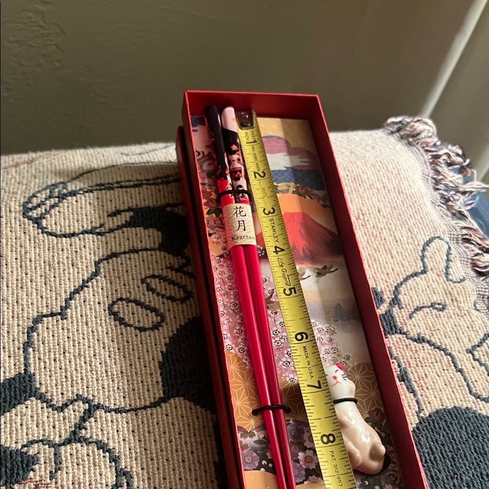 #1012+Red Chopsticks with Cat Holder - Picture 5 of 7